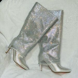 ✨ FREE gift 🎁!! New Soda Select Silver Rhinestone Knee-High Boots – Size 7 ✨